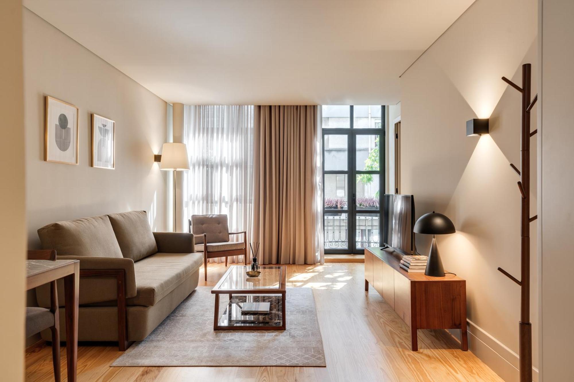 Avus M And By Da'home Apartamento Oporto