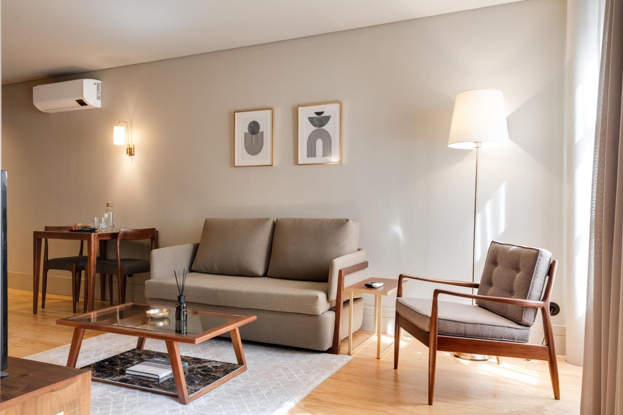 Avus M And By Da'home Apartamento Oporto